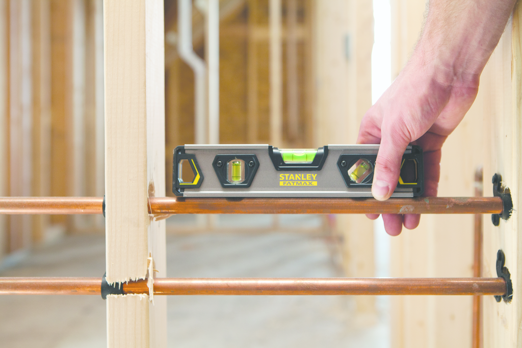 Levels with features to enhance visibility