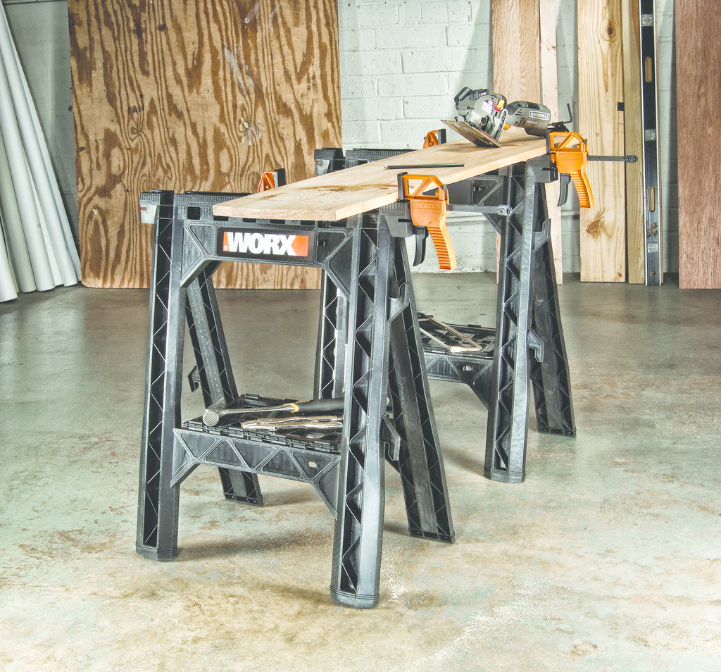 clamping-sawhorses-w-board_11867502