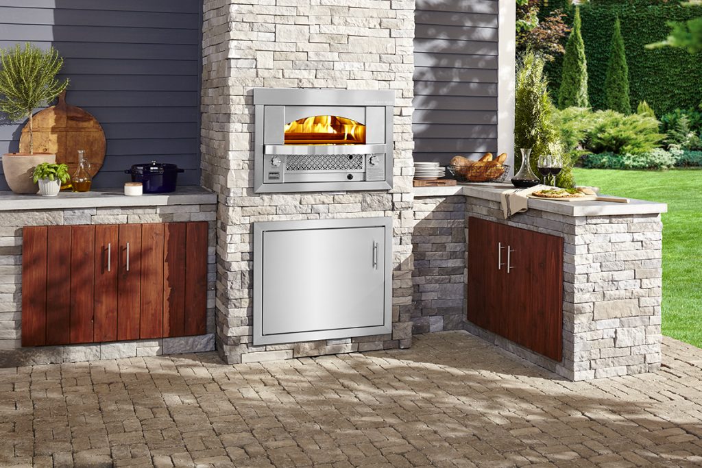 kalamazoo_Built-in Artisan Fire Pizza Oven_Kalamazoo Outdoor Gourmet