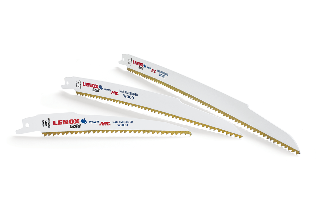 Curved reciprocating saw blade