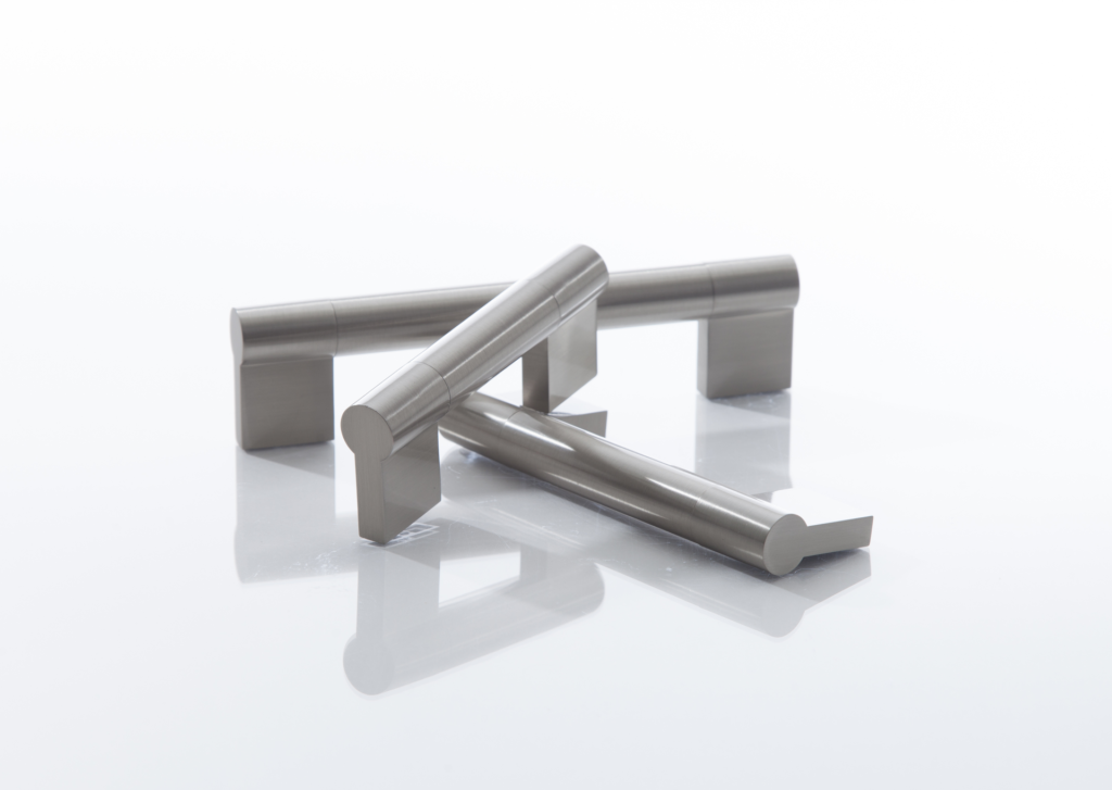 Amerock_Hardware_CH_Kontur_Family_Beauty.55f6f8f6526cb