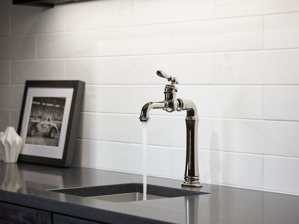 Throwback bar faucet