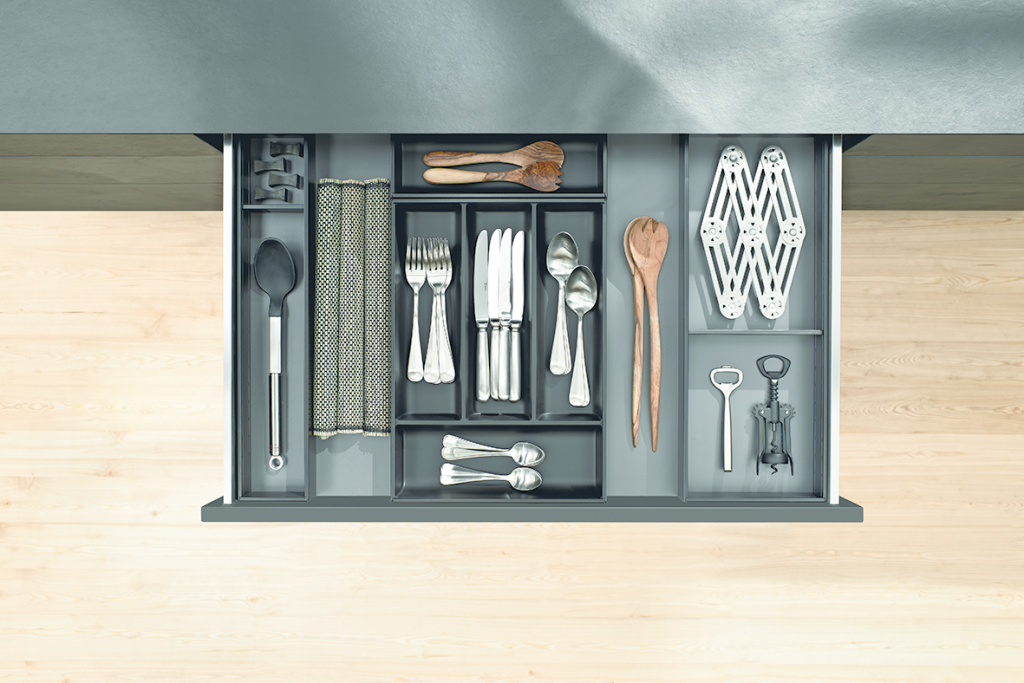 Blum_AMBIA_LINE.5755eab2f16cf