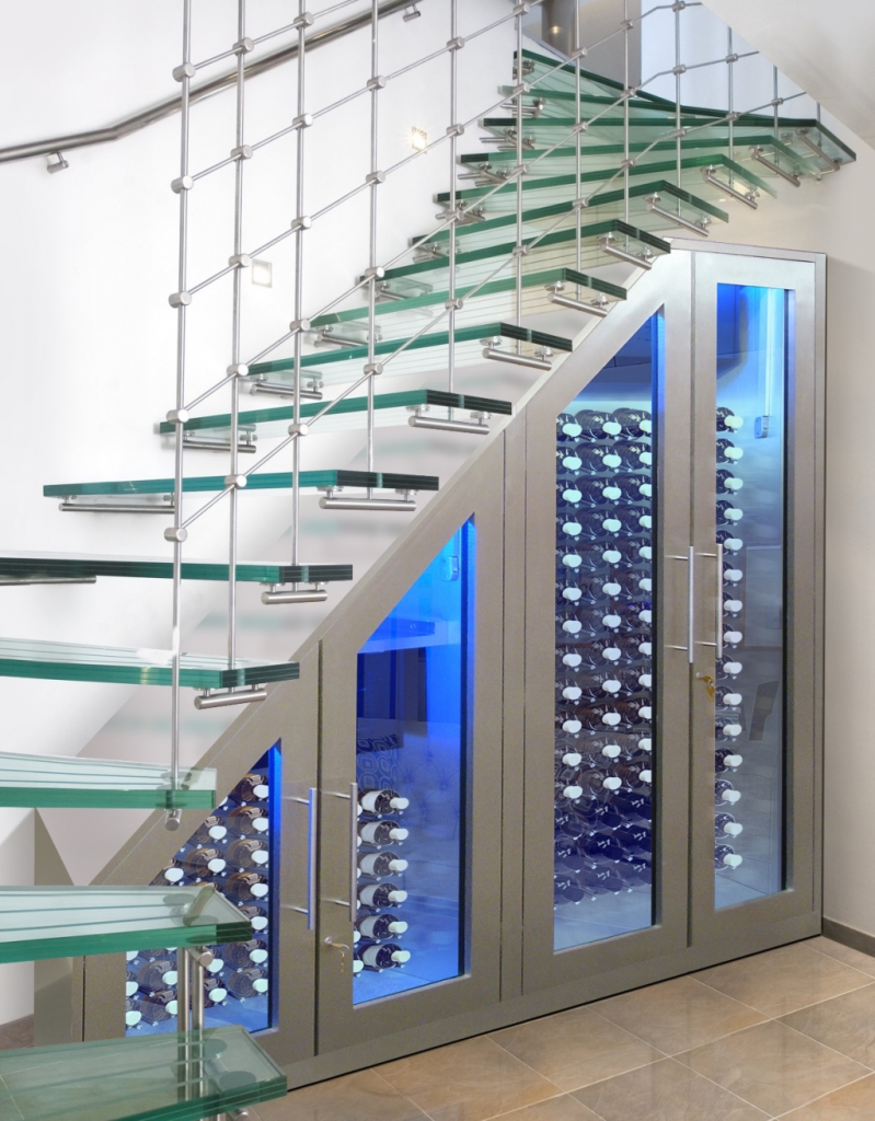 Understairs_ModernLifestyle_Vinotemp_Blu.57c079c9498a8