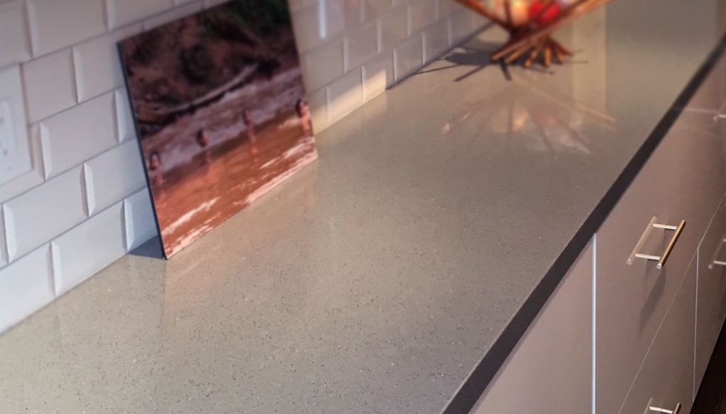 QuartzStone_Greyhound_Closeup.58068dabb5cd0