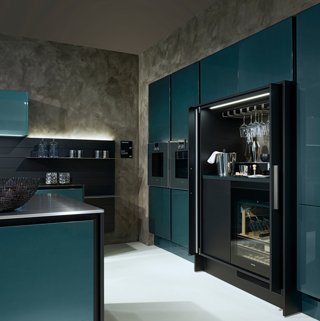 Poggenpohl_KBIS_2017_03_chrome_plated_lacquers_Detail.581b7c58b58a4-1