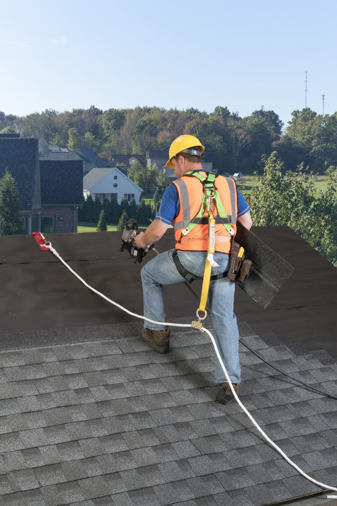 Werner A210402_H511202_L242050_AI_ProMaleOutdoorRooftop_NailGun