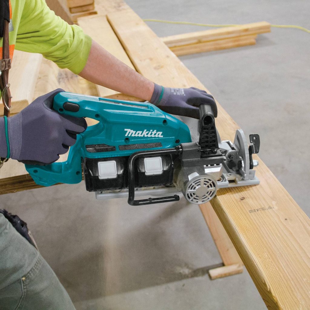 Makita_XSR01PT_Action_Shot_3