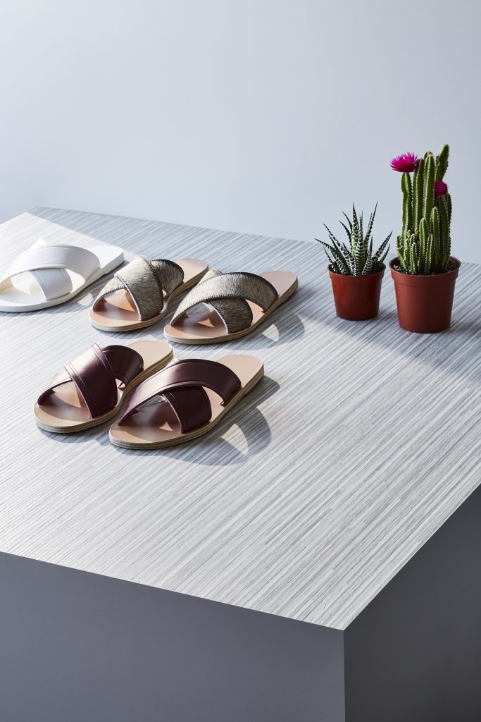 Wilsonart WA-8203K-28-Silver_Oak_Ply-D92-60-Dove_Grey copy