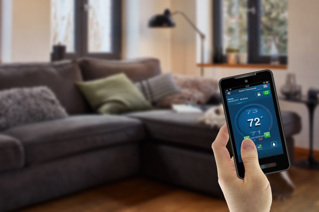 Bosch Blue-livingroom-with-BCC100app-blurcolor