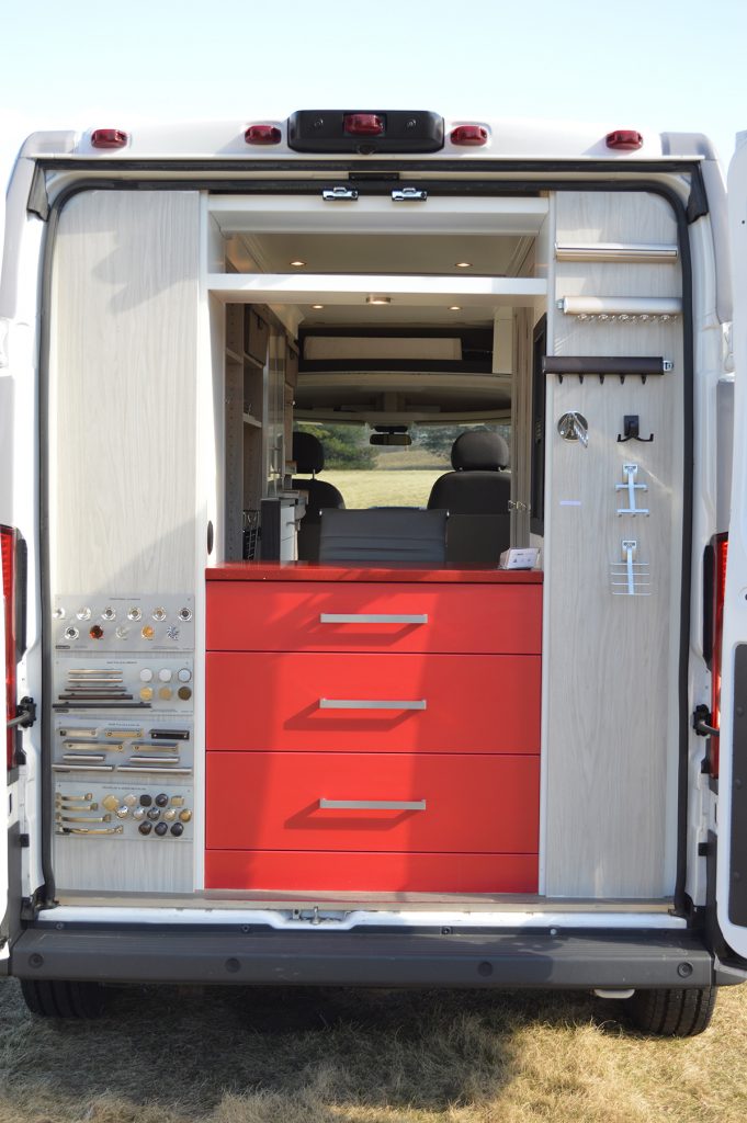 closettec-van-1-DSC_0024-