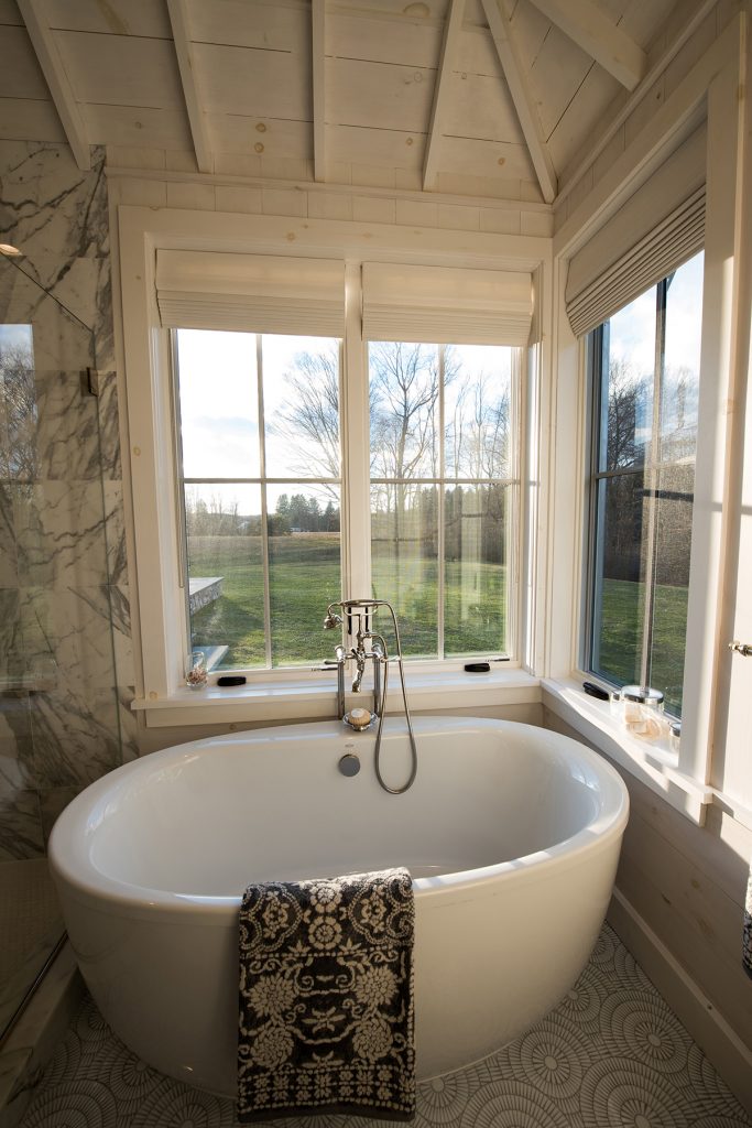 Master-Bathroom-Tub