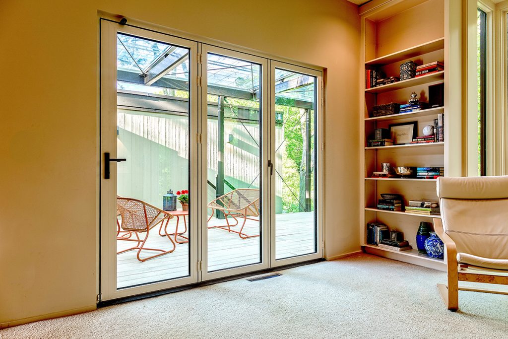 Techno Meets Mid-Century Modern