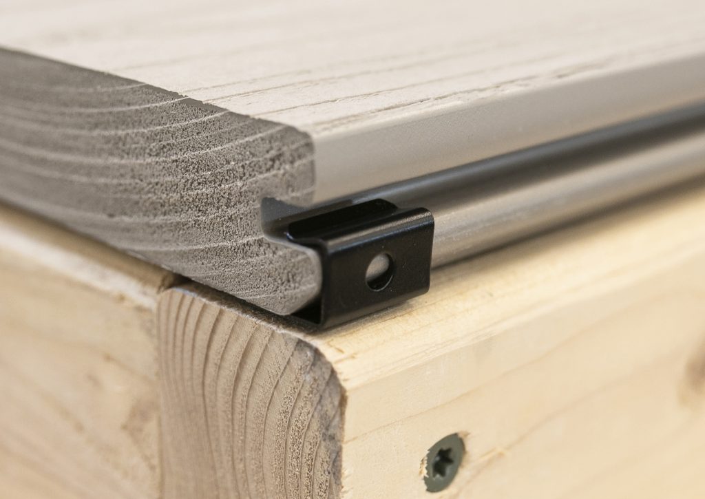 Amerhart Wolf Serenity Decking 1 X 6