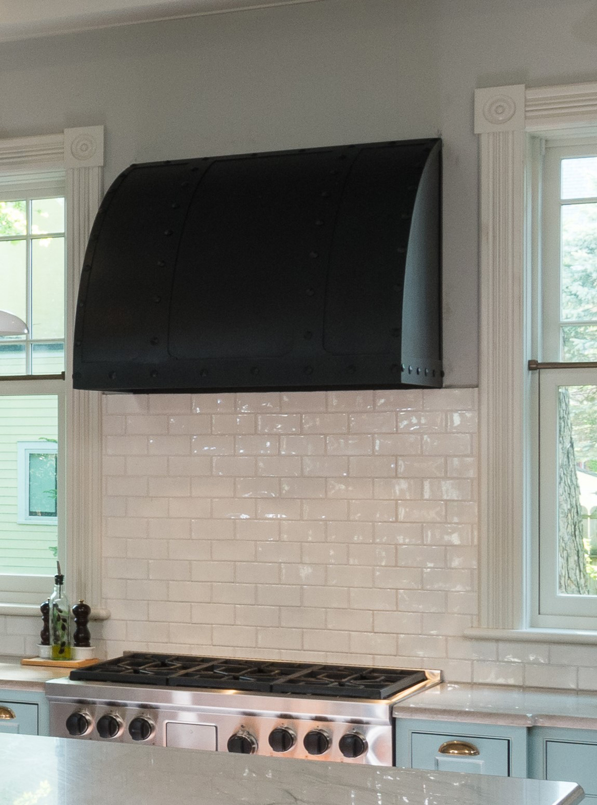 17_CustomVentHood QUALIFIED REMODELER