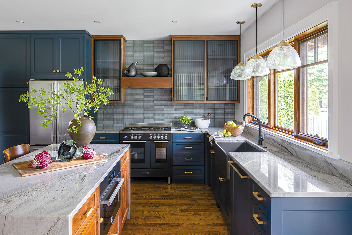 Kitchen Case Study 2 - Navy Kitchen Shaker - Quartz Worktop