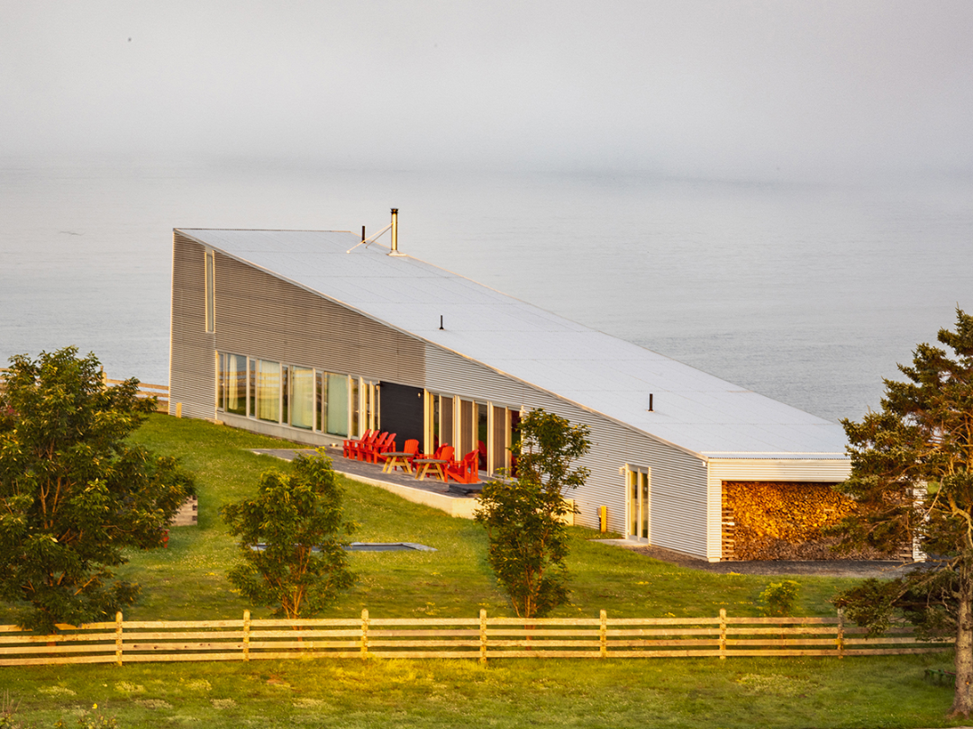 Case Study: Shobac Studio / Spa Extension by MacKay-Lyons Sweetapple