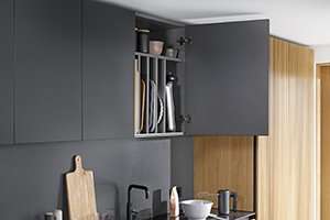BLUM NL JAN 2025 onyxblack_kbdn_300x200