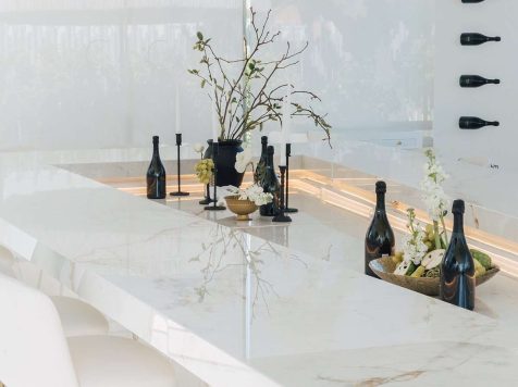 Silica-free surfacing product