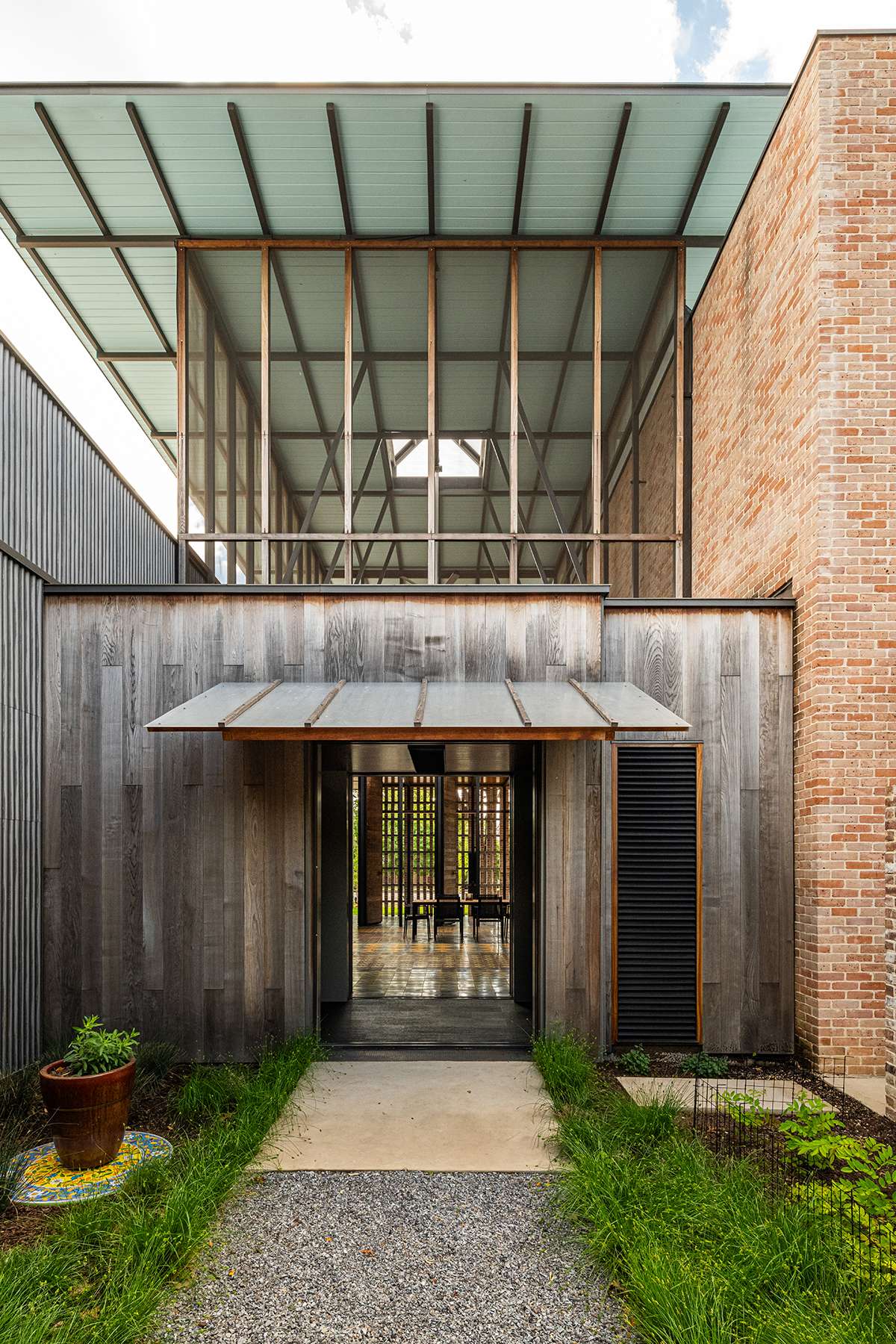 Case Study: Courtyard House by Shipley Architects - Residential Design, image size:1200x1800