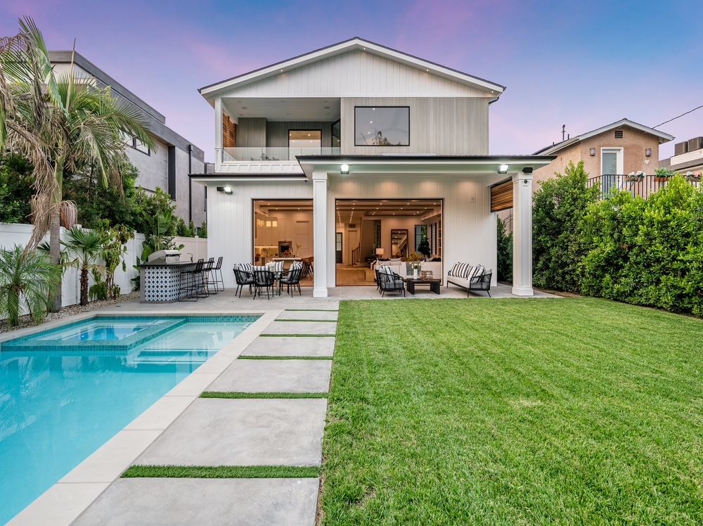 Poolside Retreat_NL